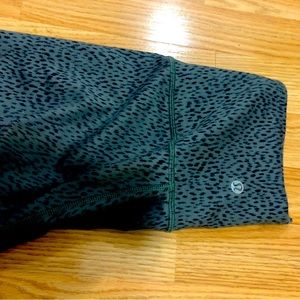 Lululemon printed leggings size 4 new condition